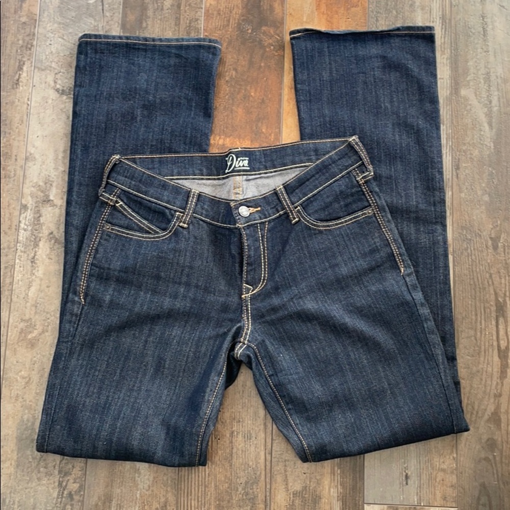 Old Navy “The Diva” jeans size 6 long.